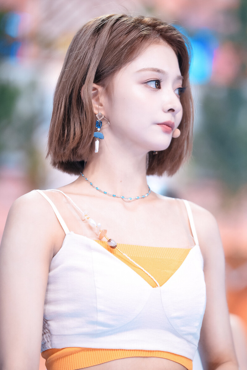 220703 fromis_9 Nagyung - 'Stay This Way' at Inkigayo documents 12