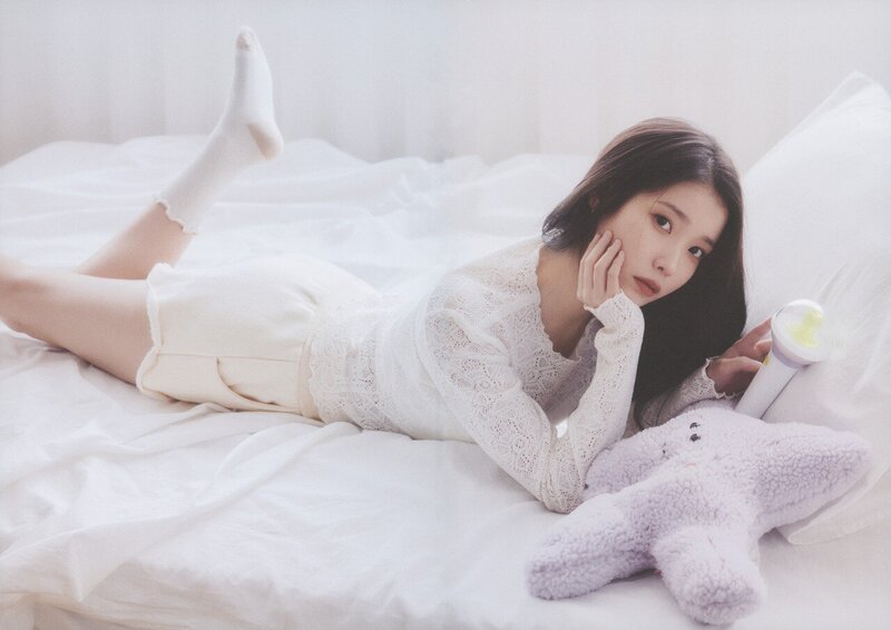 UAENA 6th OFFICIAL FANCLUB KIT PHOTO BOOK documents 11