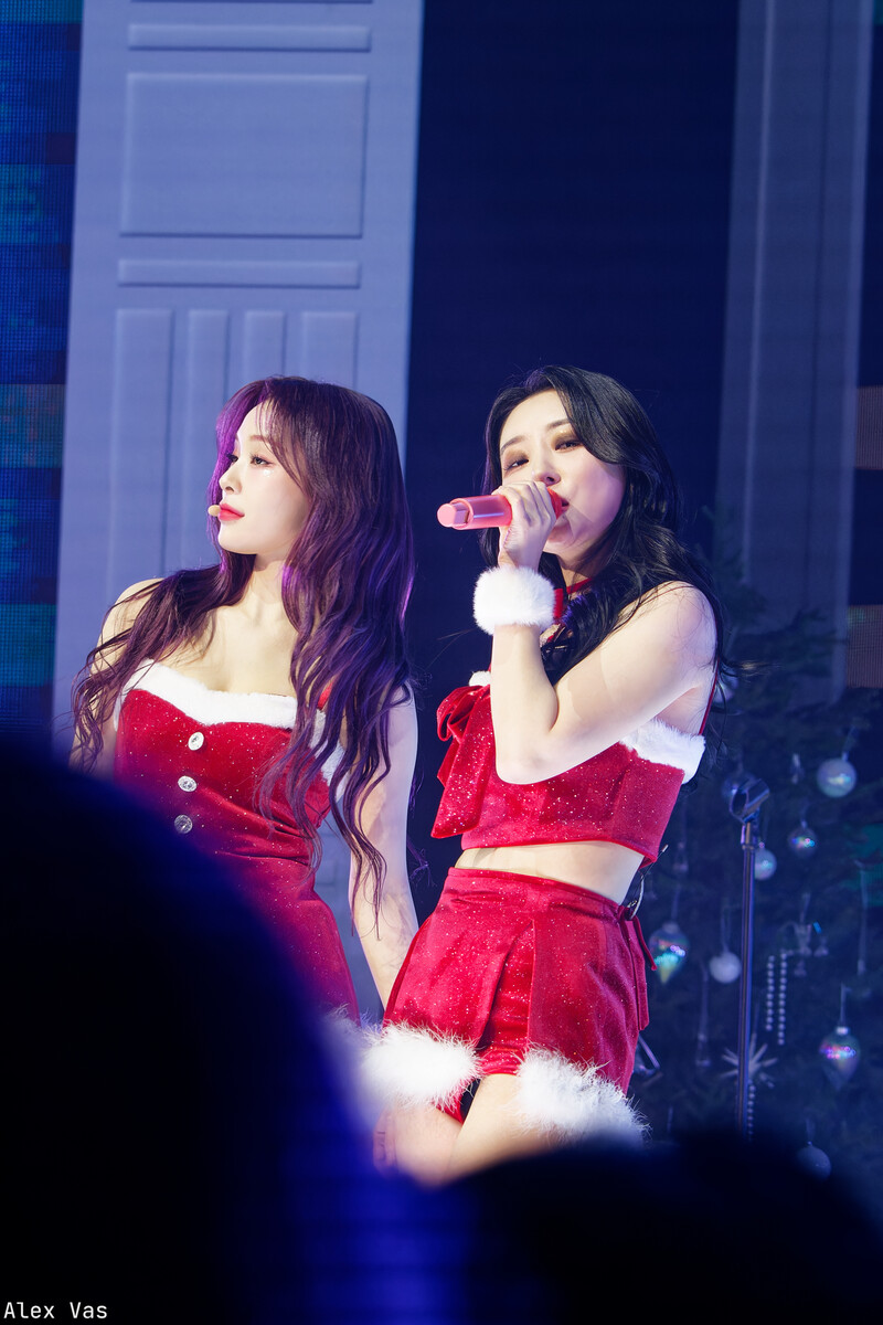 241225 Dreamcatcher SuA - '7 Doors of Christmas: A Lucky Encore' in Seoul Day 2 documents 8