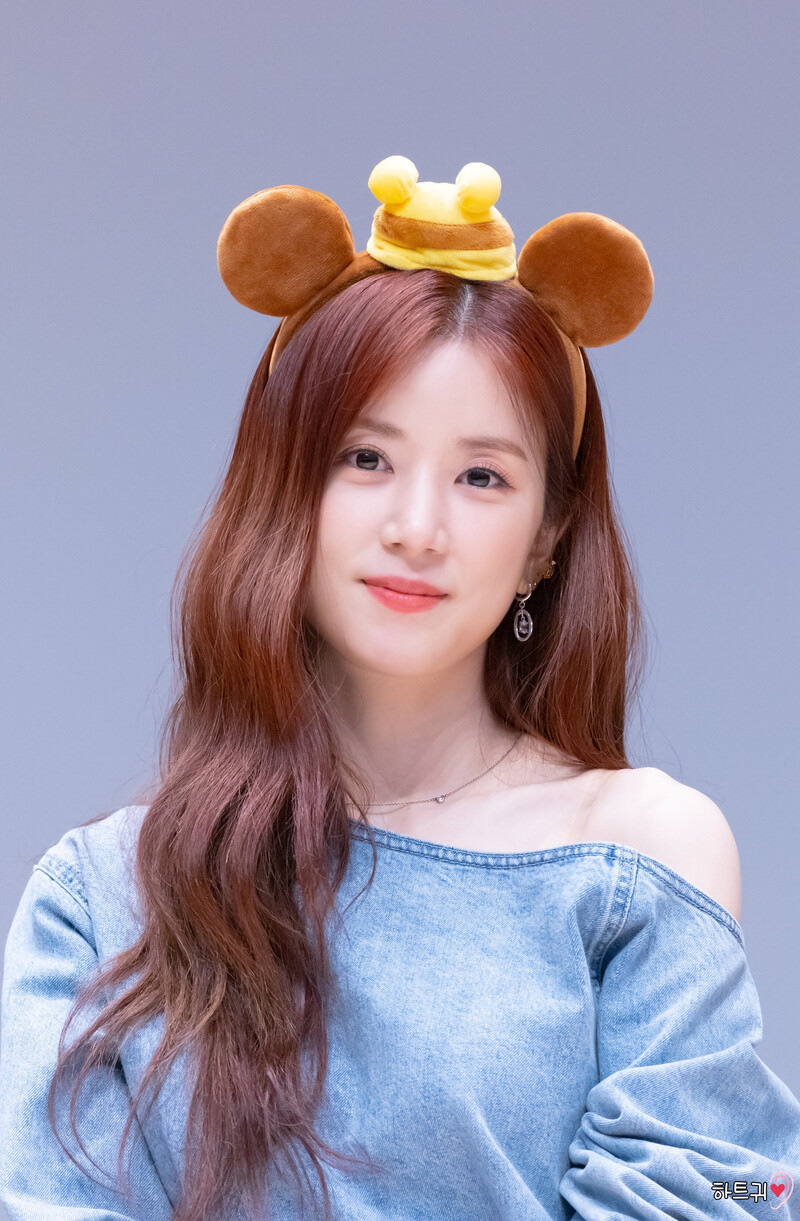 220219 Apink CHORONG at fansign event documents 4