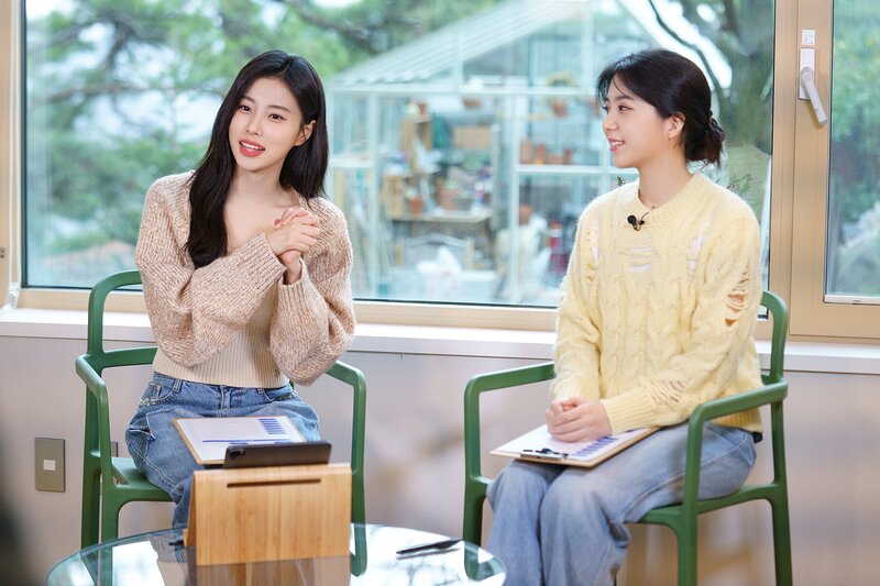 220604 8D Naver Post - Hyewon x Stella Jang - First Meeting Behind documents 2