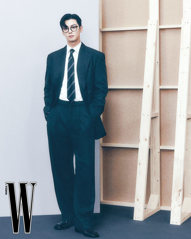 241014 Cha Eunwoo at W Korea ‘LOVE YOUR W’ documents 2