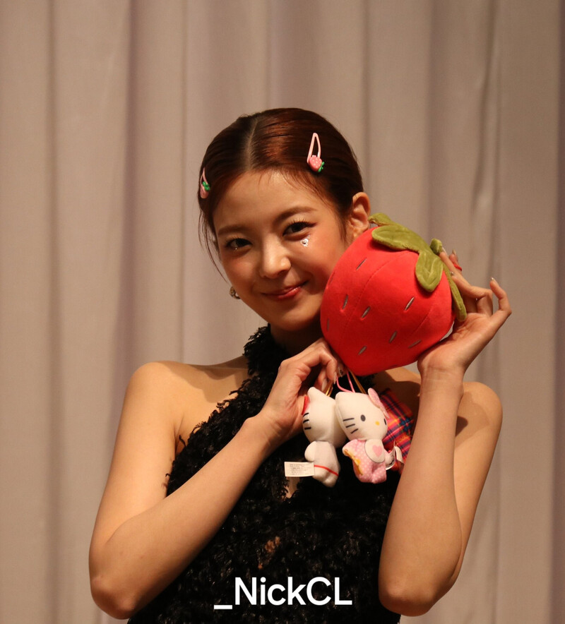 241026 ITZY Lia - MakeStar Fansign Event documents 3