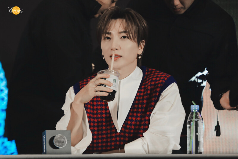 200105 Super Junior Leeteuk at 'Timeslip' Chengdu Fansign documents 16