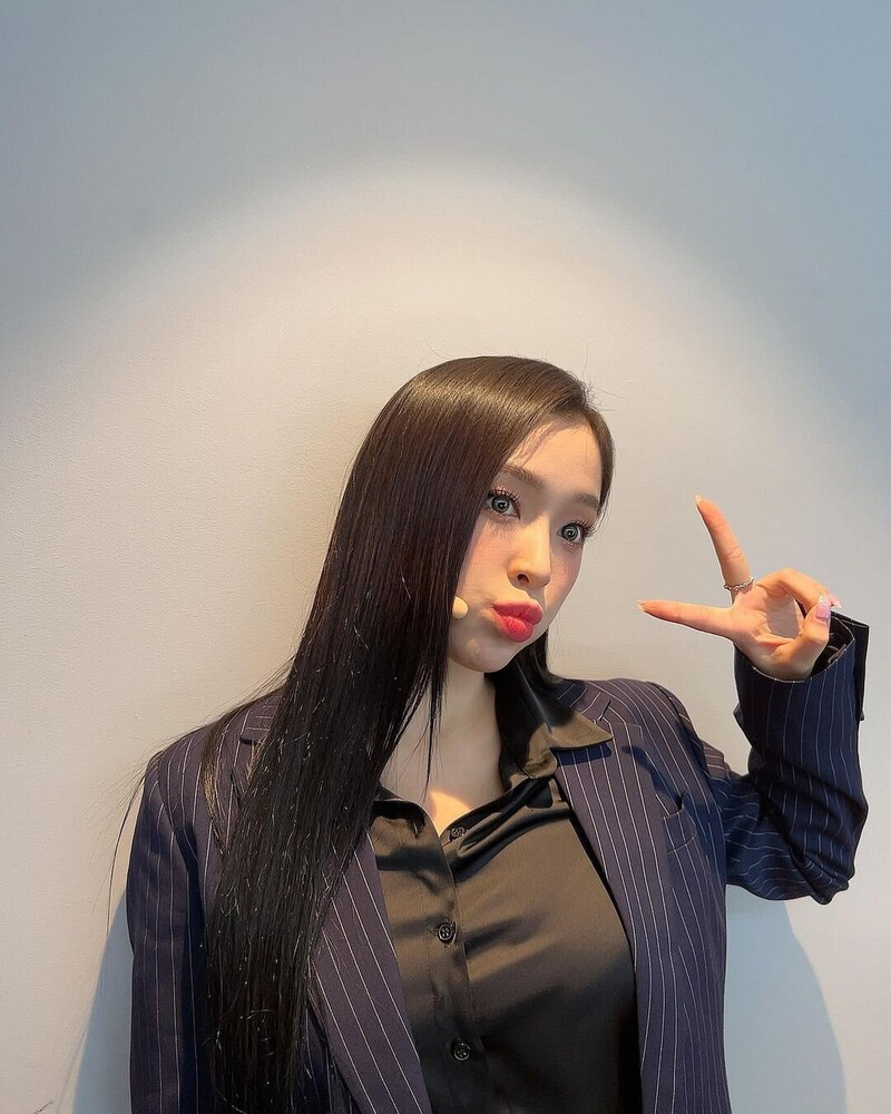 230306 Dreamcatcher Gahyeon Instagram Update documents 2