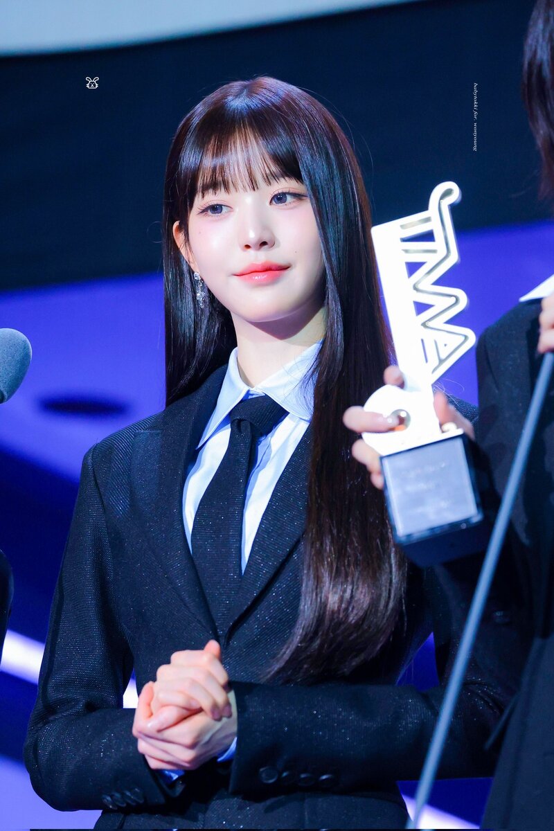 231010 Wonyoung at the 2023 The Fact Music Awards red carpet documents 5