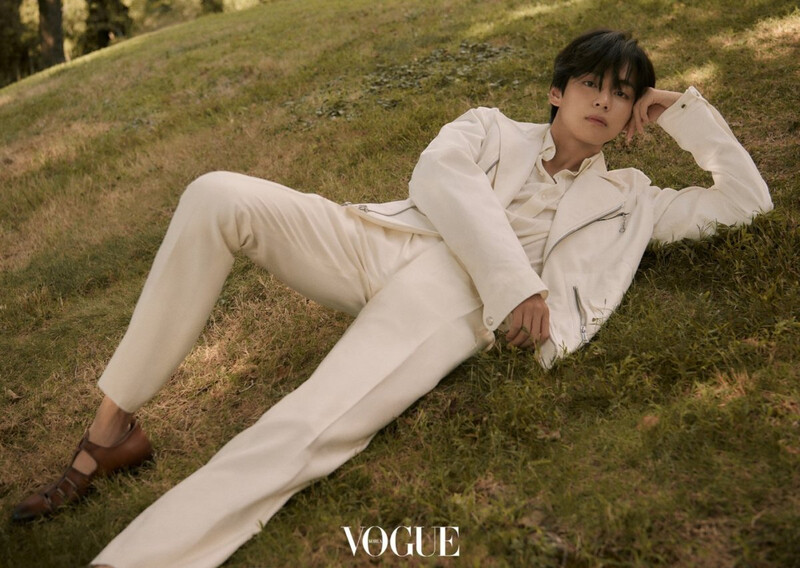 BTS V for VOGUE Korea x CARTIER October Issue 2022 documents 15