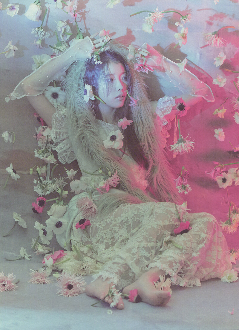 IU - 'LILAC' Photobook [SCANS] documents 1