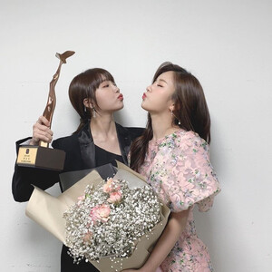 191221 APINK sns update with EUNJI & BOMI