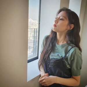 191130 Lovelyz instagram update - Yein