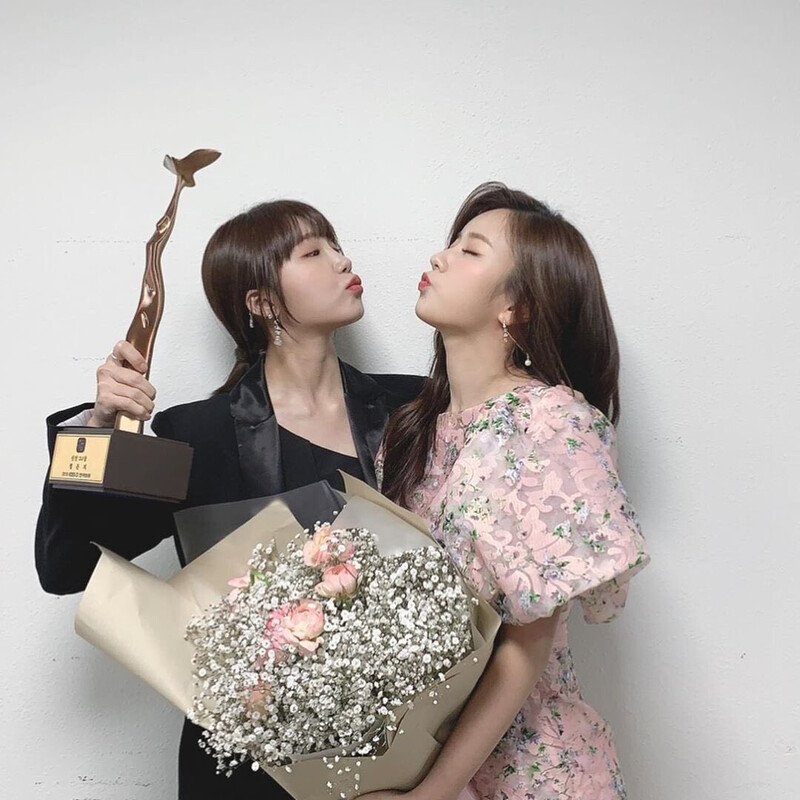 191221 APINK sns update with EUNJI & BOMI documents 1