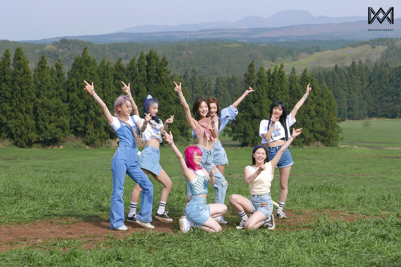 210607 WM Naver Post - OH MY GIRL's 'Dun Dun Dance' MV Behind documents 7