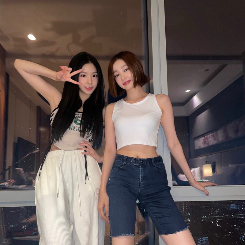 220830 SECRET NUMBER Weverse Update - Soodam & Léa documents 1