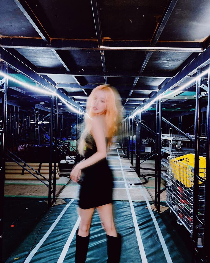 221207 (G)I-DLE Yuqi Instagram Update documents 5