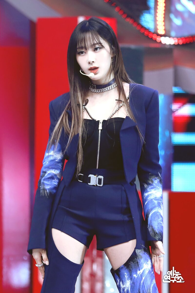 211016 aespa - 'Savage' at Music Core documents 8