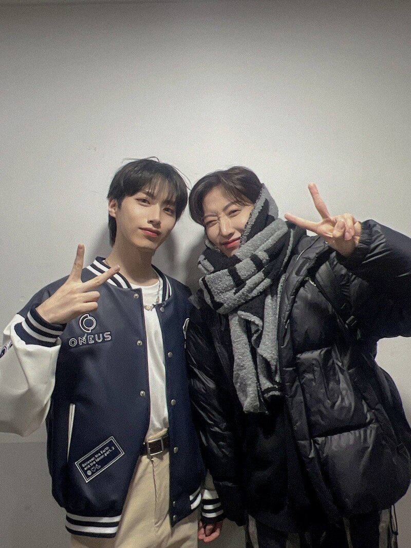 240106 ONEWE Twitter Update - Xion and Dongmyeong documents 1