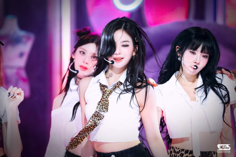 240707 STAYC Isa - ‘Cheeky Icy Thang’ at Inkigayo documents 1