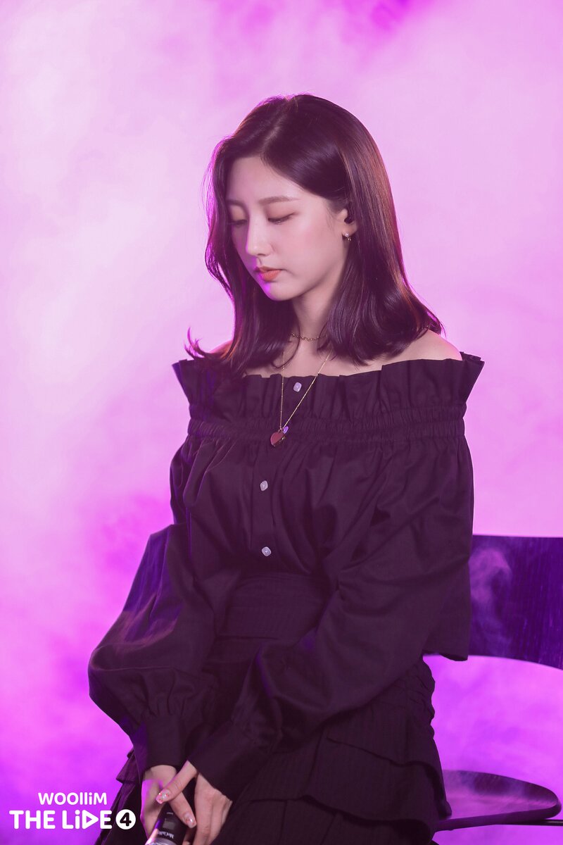 211010 Woollim Naver Post - Yein's THE LIVE 4 Behind documents 3