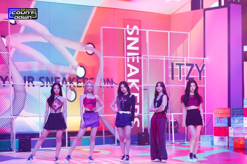 220721 ITZY - 'SNEAKERS' at M Countdown documents 1