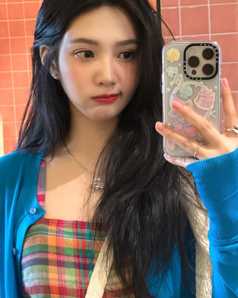 240517 Red Velvet Joy Instagram Update documents 2