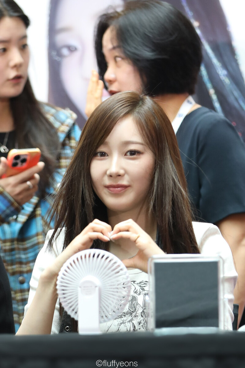 240721 aespa Giselle - Fansign Event in Singapore documents 9