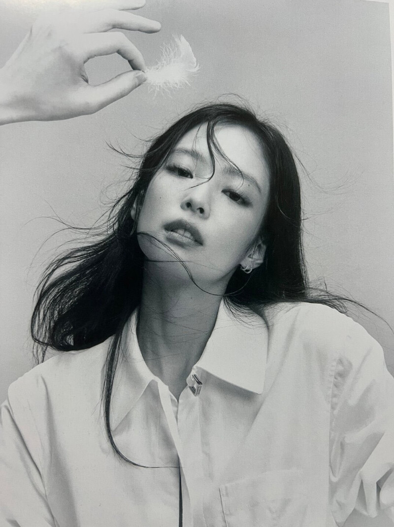 JENNIE for Harper's Bazaar Kore documents 5