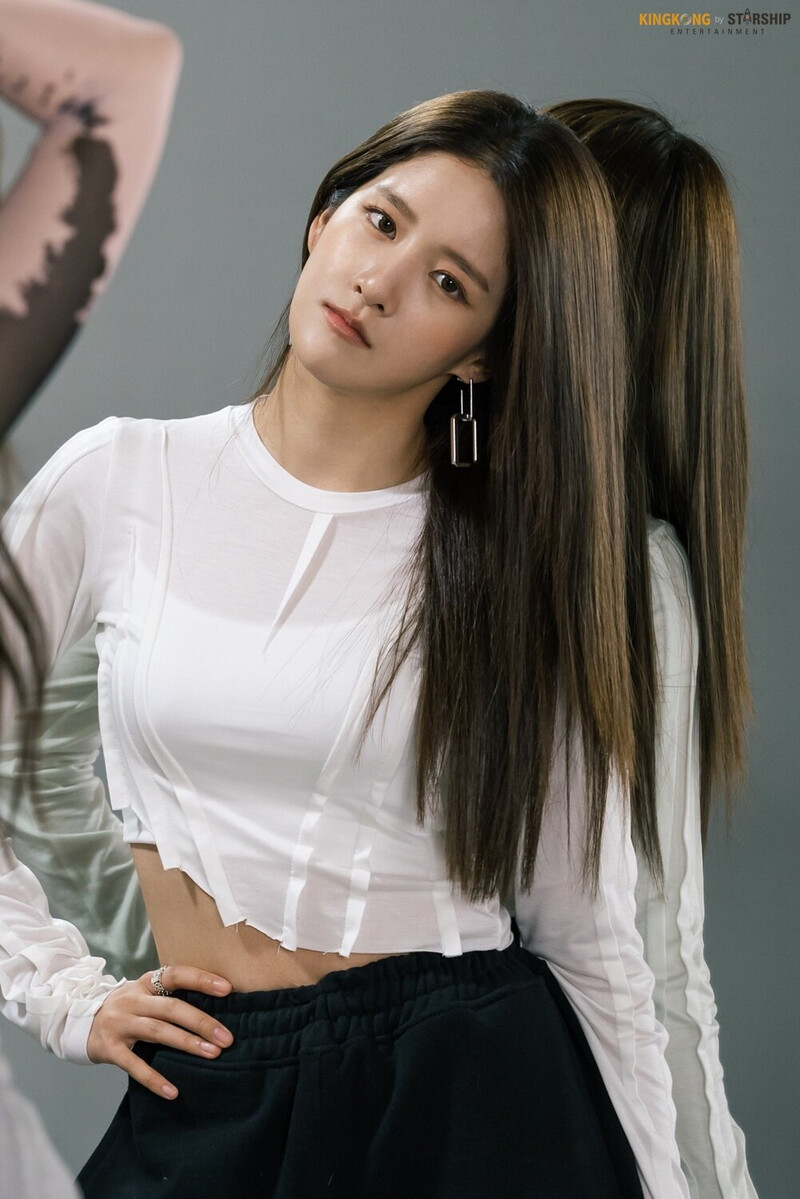 211107 Starship Naver Post - Exy's "IDOL: The Coupe" Poster Photoshoot documents 3