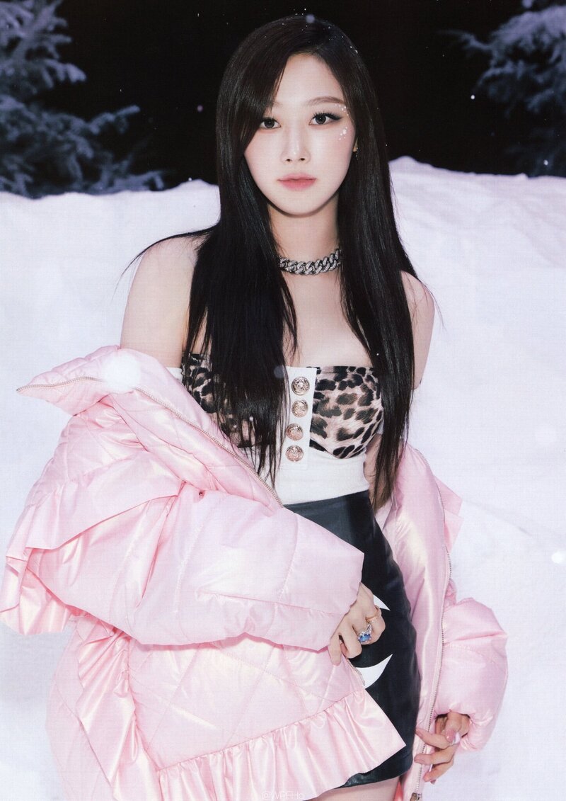aespa - '2022 Winter SMTOWN : SMCU PALACE' [SCANS] documents 1