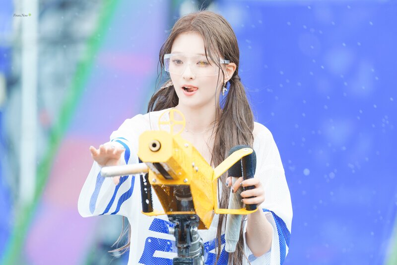 240705 fromis_9 Nagyung - Waterbomb Festival in Seoul Day 1 documents 9