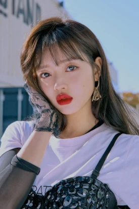 Oh My Girl's Yooa for CLIO Lipstick 2019 FW 