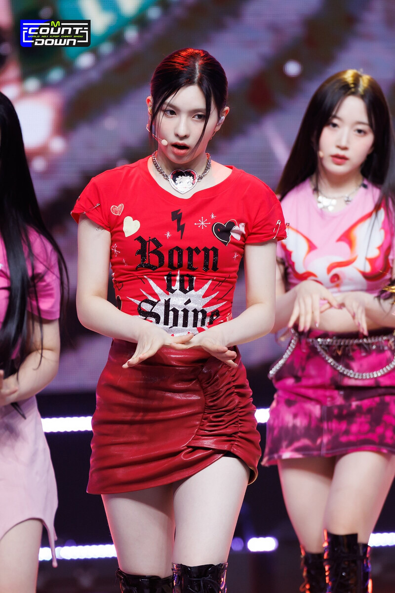 221006 NMIXX Bae - 'DICE' at M COUNTDOWN documents 10