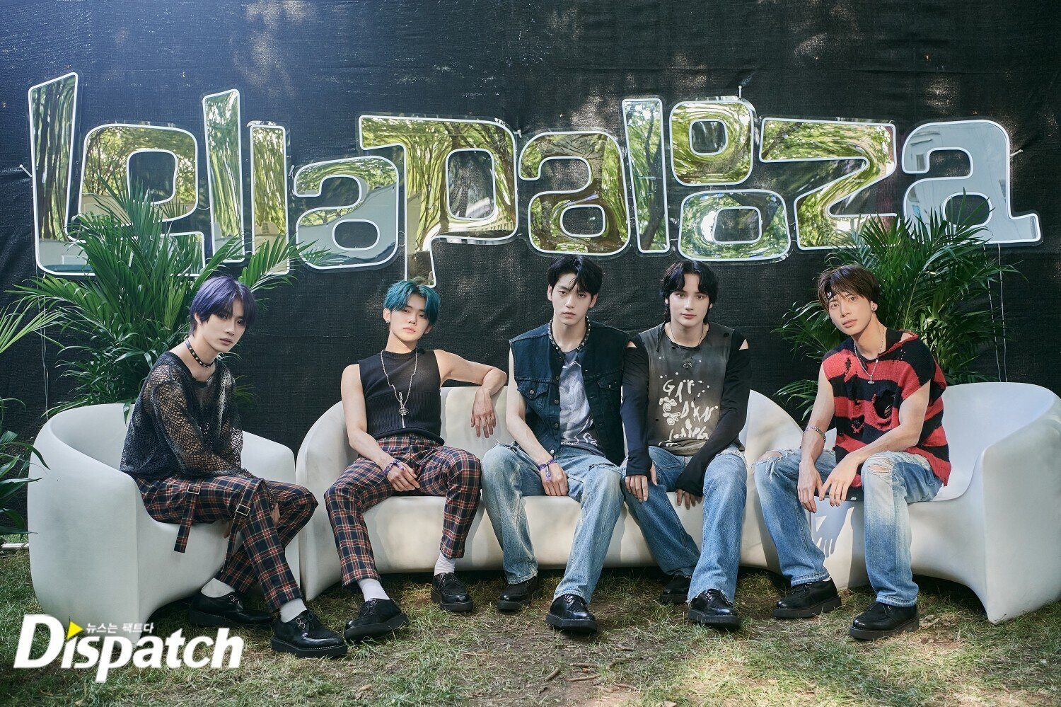 220801 TXT 'LOLLAPALOOZA' in CHICAGO Photoshoot by DISPATCH kpopping