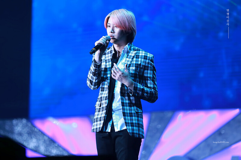 160305 Super Junior Heechul at Super Camp in Shanghai documents 2