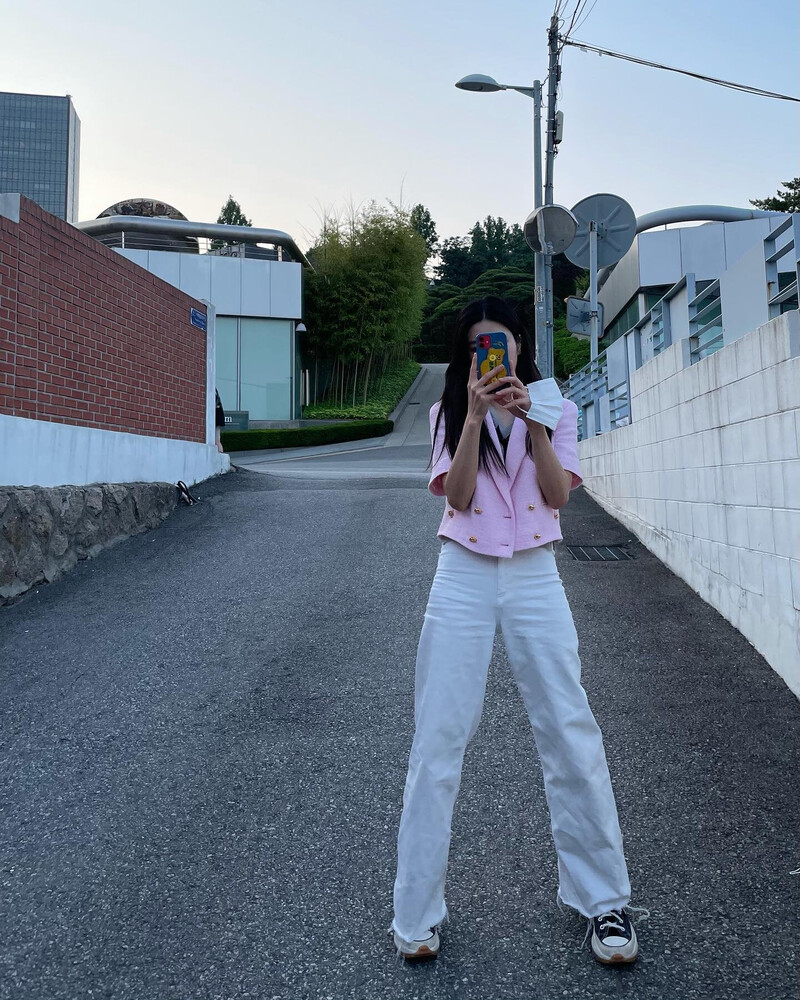 210606 Kwon Eunbi Instagram Update documents 3