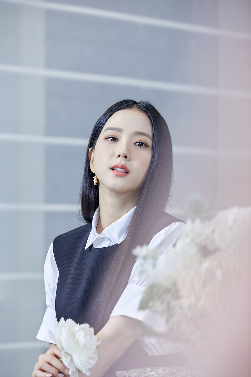 210927 DIOR Twitter Update with JISOO documents 1