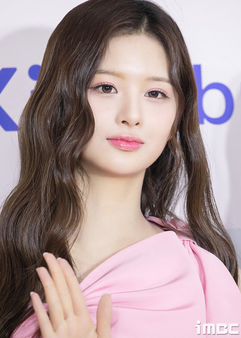 230218 NMIXX Sullyoon - 'Circle Chart Music Awards 2022' Red Carpet documents 11