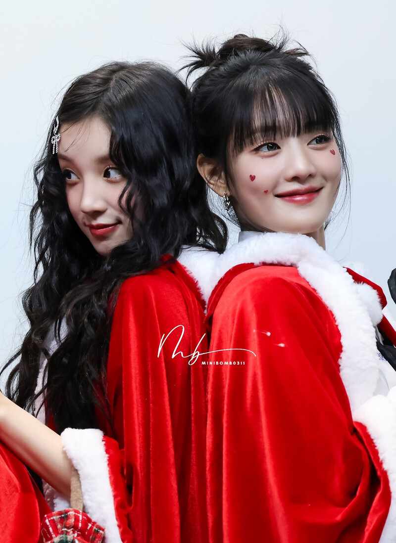 241222 (G)I-DLE Minnie & Yuqi -  at Everline Fansign event documents 5