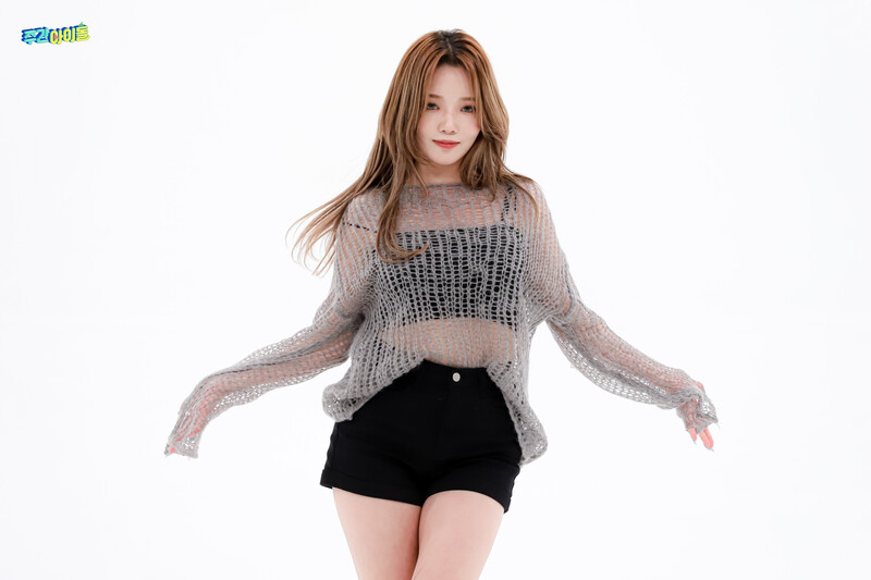 220125 MBC Naver Post - fromis_9 at Weekly Idol documents 18