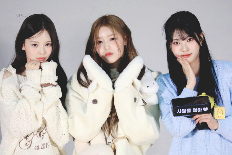 241228 izna Bang Jeemin, Koko & Jeong Saebi at Ktown4u Fansign documents 1