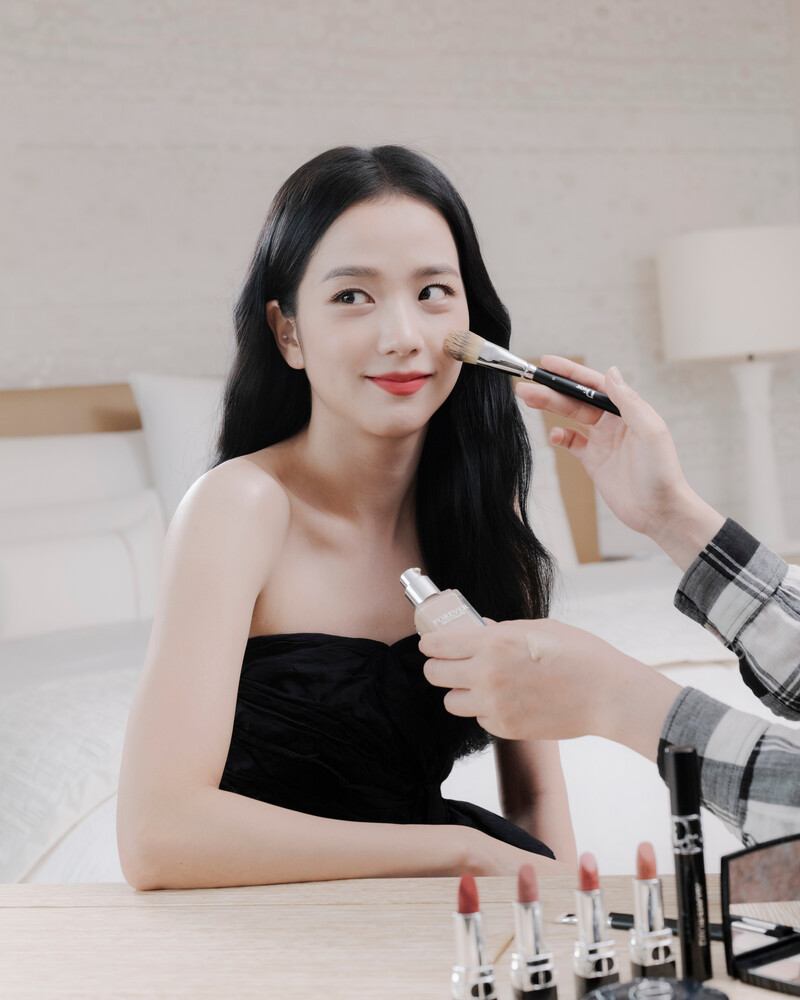 BLACKPINK Jisoo 2023 Dior Spring-Summer Show Day Diary Photoshoot documents 5