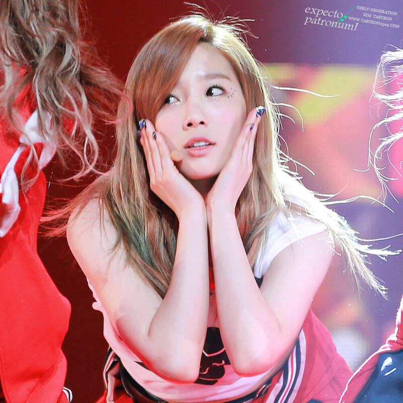 130106 Girls' Generation Taeyeon at KBS Open Hope Concert documents 4