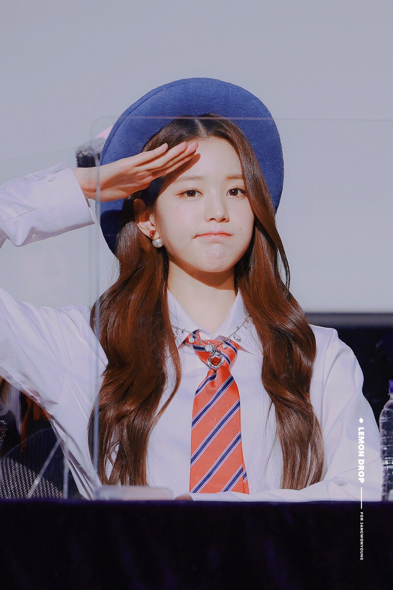 220408 IVE Wonyoung documents 5