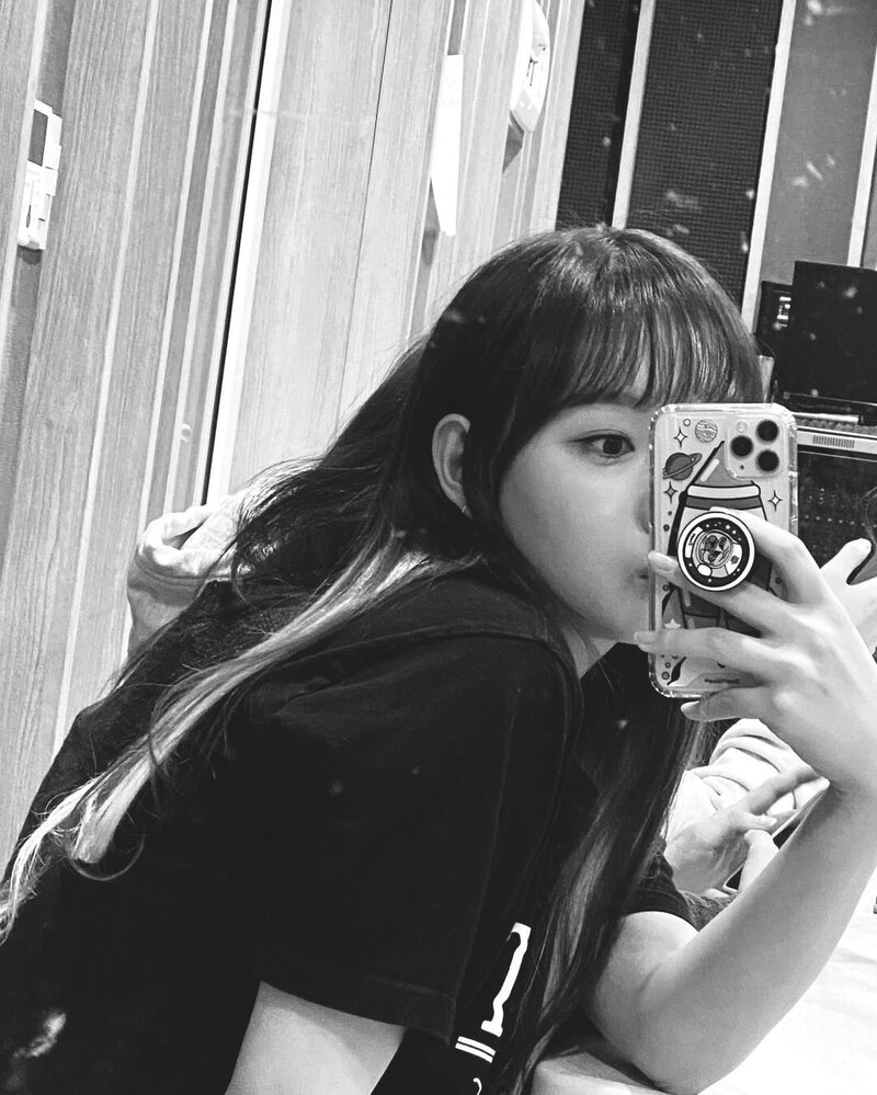 220607 ROCKET PUNCH Instagram Update - Sohee documents 3