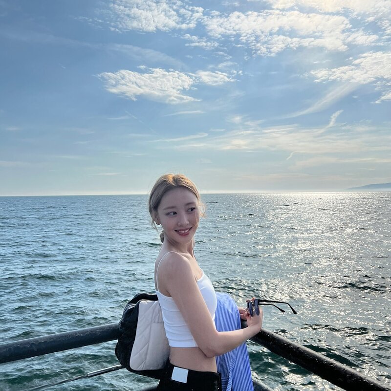 220804 LOONA Yves - Twitter Update documents 5