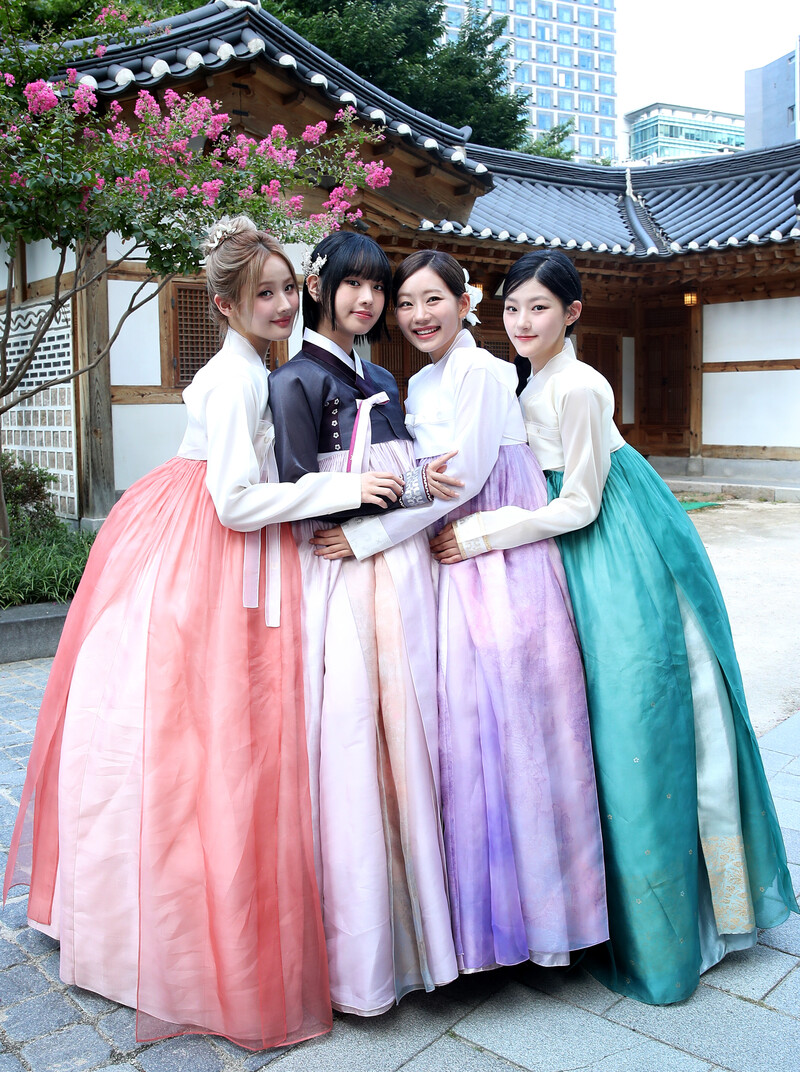 KISS OF LIFE - 2024 Hanbok Interview Photos by News1 documents 8