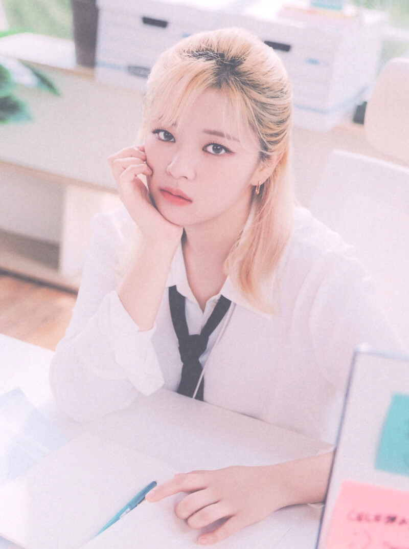 TWICE - 2023 Season's Greetings 'Secret Life @Office' (Scans) documents 4