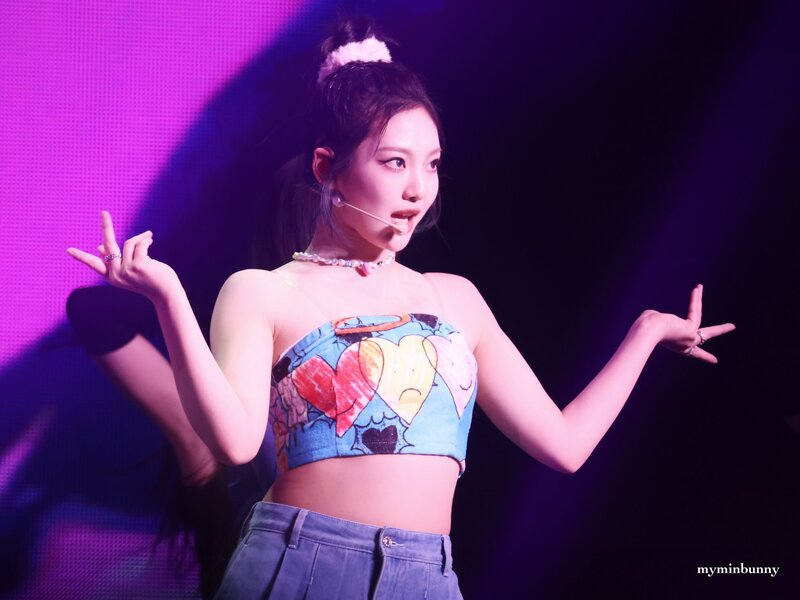 230225 aespa Ningning- 1st Concert 'SYNK : HYPER LINE' at Seoul Day 1 documents 4