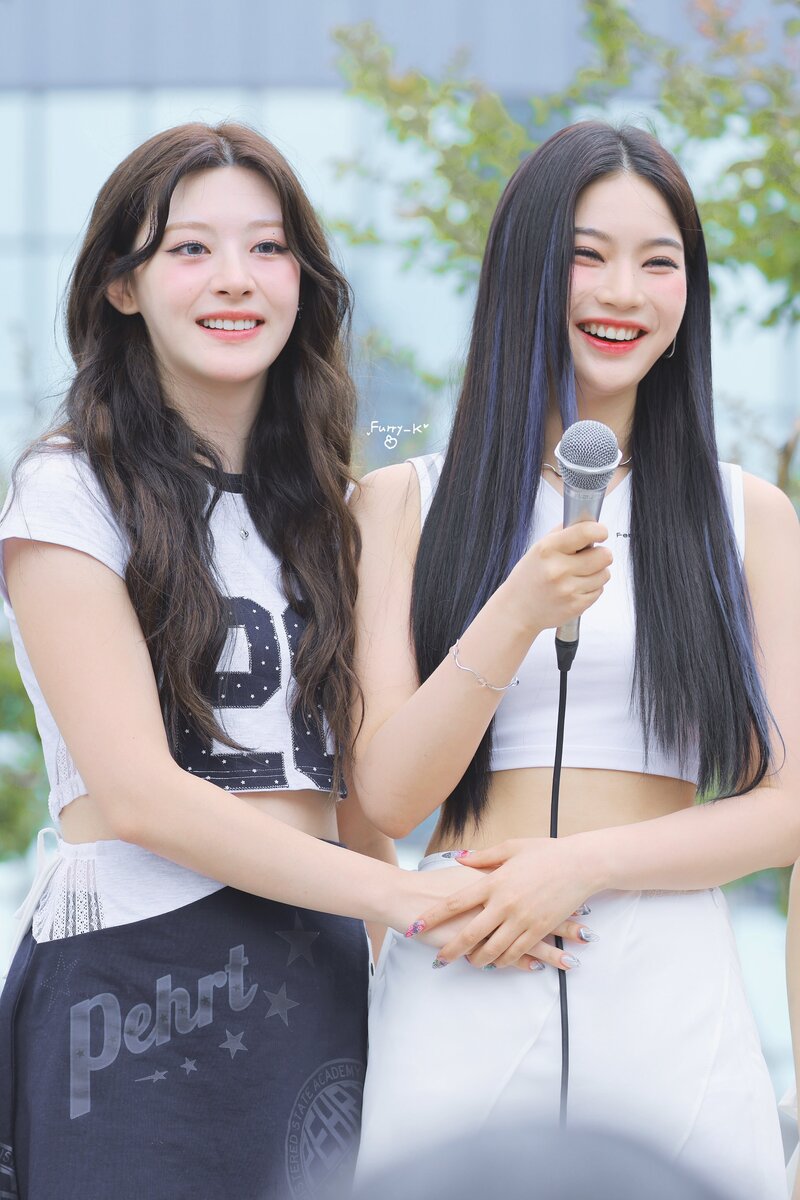 240705 STAYC Isa and Seeun - Music Bank Mini Fanmeeting documents 1