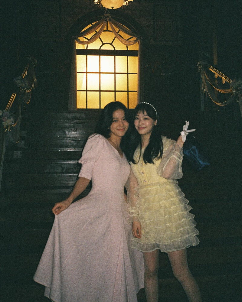 220113 - JISOO Instagram Update documents 10