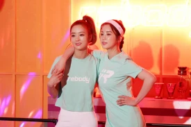 Behind the scenes with Bomi and Chorong for Rebody